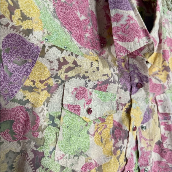 Cowgirl Legend Floral Paisley snap Button Down Top - Picture 7 of 7